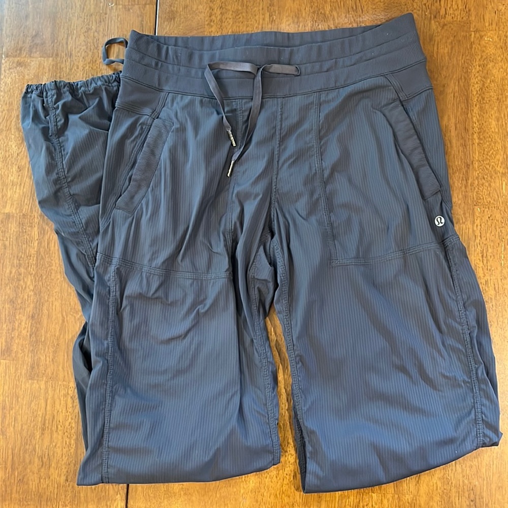 Lululemon dance studio pants full length.